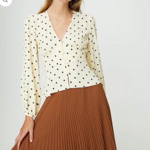 Aritzia Tops - ❗️SOLD❗️Wilfred Polka Dot Prairie Blouse Size S